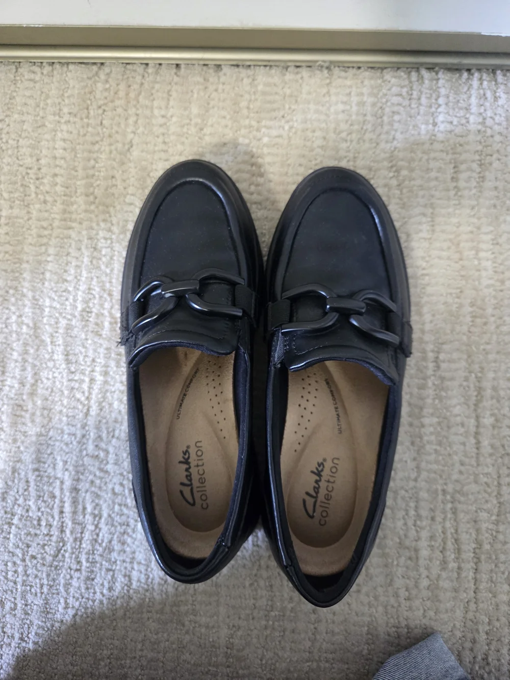 Clarks Black Leather Women's Loafers with Decorative Bit 6.5 - Picture 3 of 3